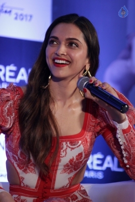 Deepika Unveils Loreal Paris New Cannes Collection 2017 - 18 of 19