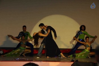 Dilwale Film Gerua Song Launch - 35 of 42