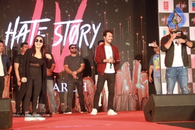 Hate Story 4 Music Concert At R City Mall - 3 of 30