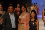 Hot Celebs at IIJW 2012 Show - 113 of 238