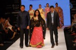 Hot Celebs at IIJW 2012 Show - 219 of 238