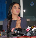 Hot Veena Malik Press Meet - 14 of 34