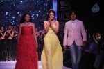 Kajal and Vasuki at IIJW Fashion Show - 3 of 25