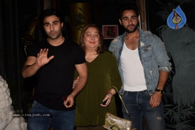 Kapoor Family Celebrate The Birthday Of Babita - 9 of 15