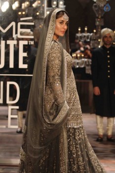 Kareena Kapoor at LFW Winter Festive 2016 - 3 of 42