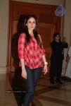 Kareena Kapoor promotes Rujuta Diwekar's diet book - 5 of 27