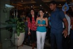 Kareena Kapoor promotes Rujuta Diwekar's diet book - 24 of 27