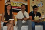 Kareena, Sharman n Madhavan at the Launch of '3 Idiots' script book - 34 of 69