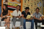 Kareena, Sharman n Madhavan at the Launch of '3 Idiots' script book - 44 of 69