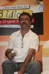 Kareena, Sharman n Madhavan at the Launch of '3 Idiots' script book - 68 of 69