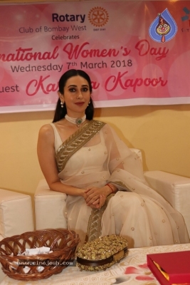 Karisma Kapoor Honoured With Extraordinary Women Award - 6 of 11