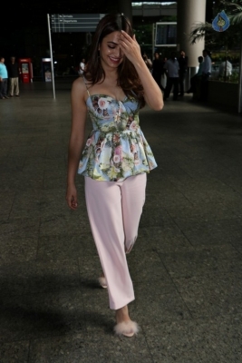 Kriti Kharbanda Spotted at Airport - 8 of 10