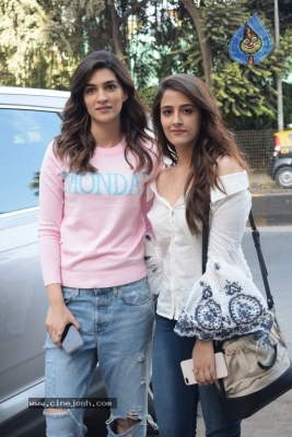 Kriti Sanon And Nupur Sanon At Miss Malini Show - 1 of 9