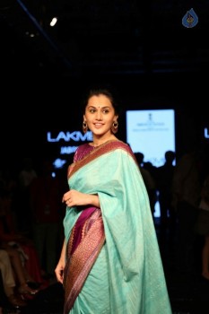 LFW 2015 Gaurang Show - 24 of 36
