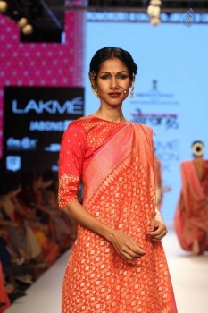 LFW 2015 Gaurang Show - 18 of 36