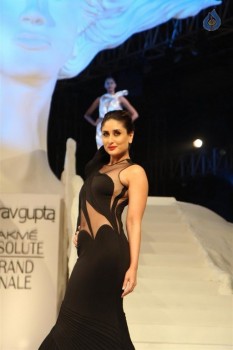 LFW Winter Festive 2015 Grand Finale - 26 of 42