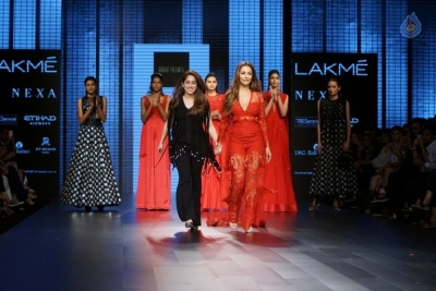 Malaika Arora at LFW Winter Festive 2017 - 20 of 21