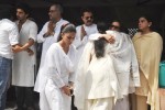 Mona Kapoor Funeral Ceremony - 66 of 68