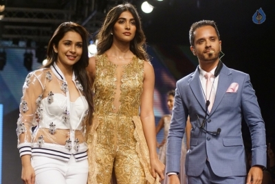 Pooja Hegde at LFW Winter Festive 2017 - 1 of 17