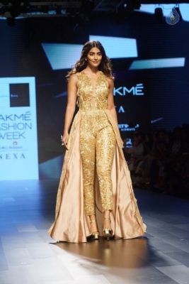 Pooja Hegde at LFW Winter Festive 2017 - 5 of 17