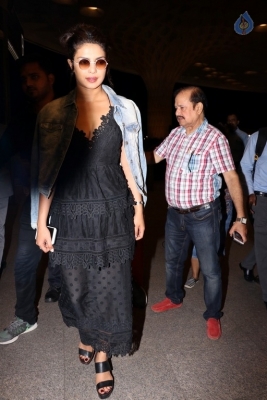 Priyanka Chopra at Mumbai Airport - 11 of 15