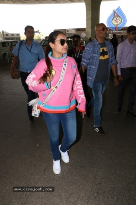 Rani Mukerji Spotted At Airport - 2 of 6