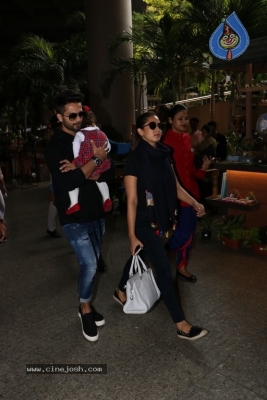 Sachin Tendulkar and Bollywood Celebrities Spotted at Airport - 34 of 60