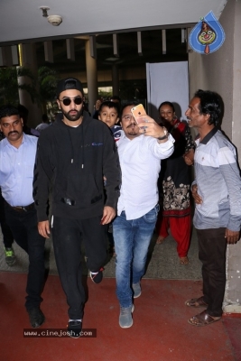 Sachin Tendulkar and Bollywood Celebrities Spotted at Airport - 47 of 60