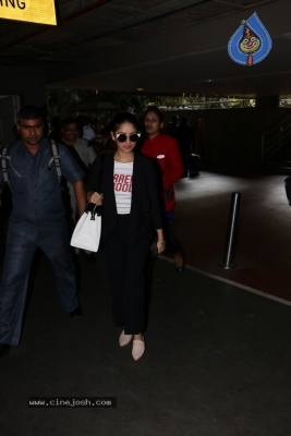Sachin Tendulkar and Bollywood Celebrities Spotted at Airport - 48 of 60
