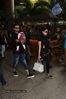 Sachin Tendulkar and Bollywood Celebrities Spotted at Airport - 50 of 60