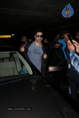 Sachin Tendulkar and Bollywood Celebrities Spotted at Airport - 55 of 60