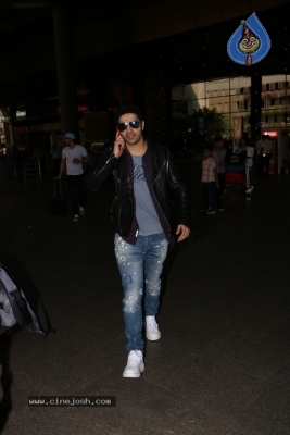 Sachin Tendulkar and Bollywood Celebrities Spotted at Airport - 59 of 60