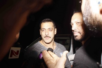 Salman Khan 50th Birthday Celebrations - 10 of 49