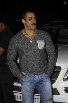 Salman Khan 50th Birthday Celebrations - 23 of 49