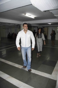 Salman Khan at Prayer Meet of Rajat Badjatya - 30 of 34
