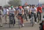 Salman Khan, Neetu Chandra at Mumbai Cyclothon - 9 of 34