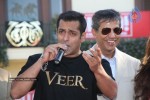Salman Khan,Zarine Khan At Veer Exhibition Race - 39 of 43