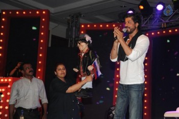 Shah Rukh Khan 50th Birthday Celebrations - 26 of 39