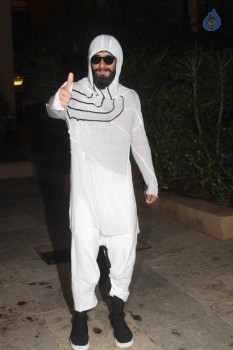 Shahid Kapoor Birthday Celebrations Photos - 29 of 49