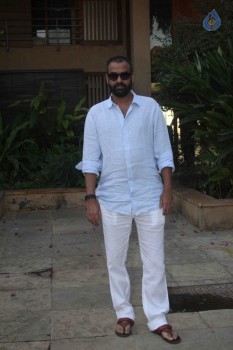 Shahid Kapoor Birthday Celebrations Photos - 38 of 49