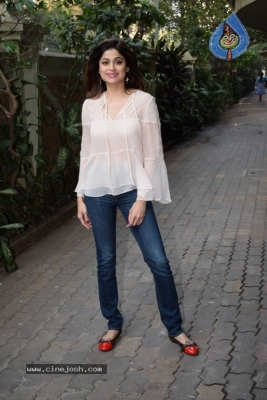 Shamita Shetty Celebrates Her Birthday With Media - 7 of 9