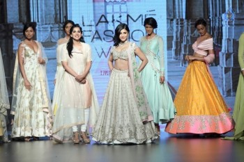 Shruti Haasan at LFW Summer Resort 2016 - 13 of 20