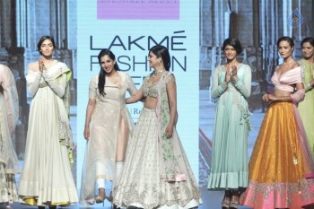 Shruti Haasan at LFW Summer Resort 2016 - 20 of 20