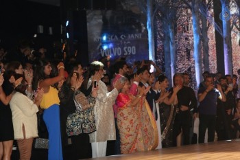 Shweta Nanda Walks the Ramp at Khosla Jani Unveil Collection - 14 of 36