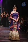 Sonal Chauhan, Zarine Khan at IIJW Event - 23 of 43