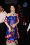 Sonal Chauhan, Zarine Khan at IIJW Event - 24 of 43