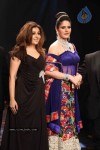 Sonal Chauhan, Zarine Khan at IIJW Event - 31 of 43