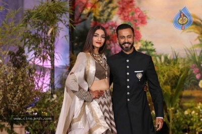 Sonam Kapoor And Anand Ahuja Wedding Reception Photos - 34 of 37