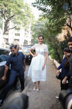 Sonam Kapoor at Filmfare Glamour And Style Awards - 20 of 21