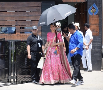 Sonam Kapoor Wedding Photos Set2 - 23 of 42